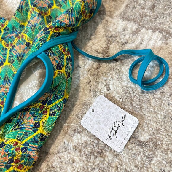 FREE PEOPLE Amber Printed One-Piece Swimsuit in Green Size X-Small NWT - Picture 5 of 10